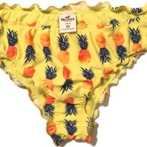 Hollister swimsuit bottoms siize XS pineapples